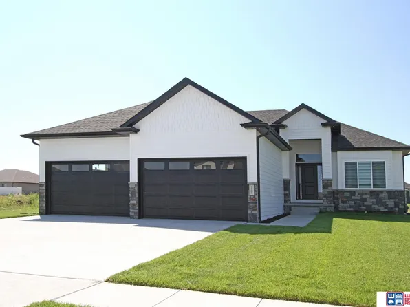 7305 Isidore Dr, Lincoln, NE 68516