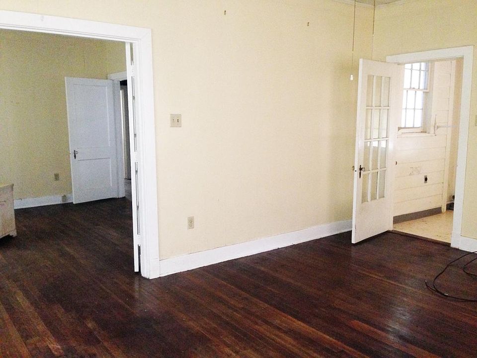 2nd image of 1615 Princeton St