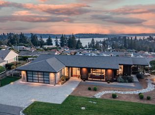 9433 Hilltop Rd, Bellevue, WA 98004