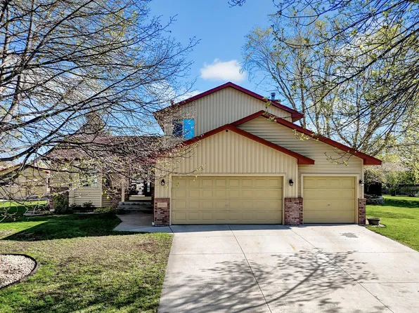 9161 Kentucky Ave N, Brooklyn Park, MN 55445