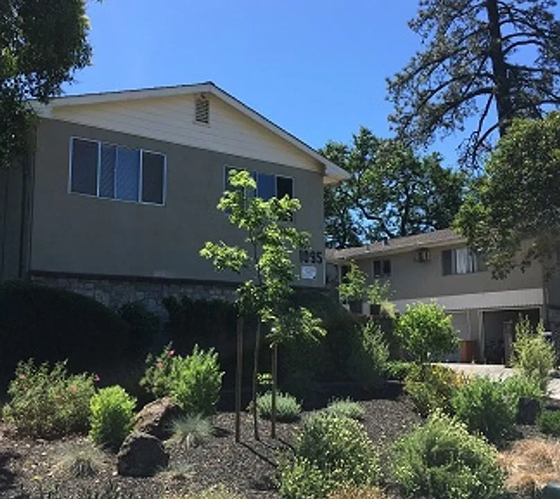 1095 Crinella Ct