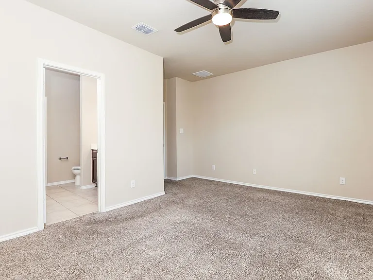 10906 Airmen Dr — Photo 10