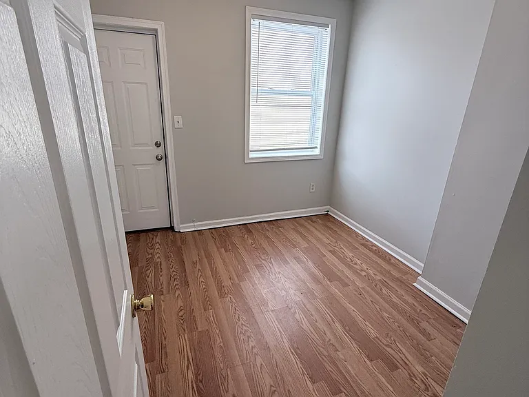 712 Kinney St #3 — Photo 1