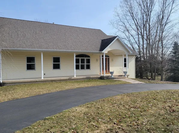 685 S Bellamy Rd, Ionia, MI 48846