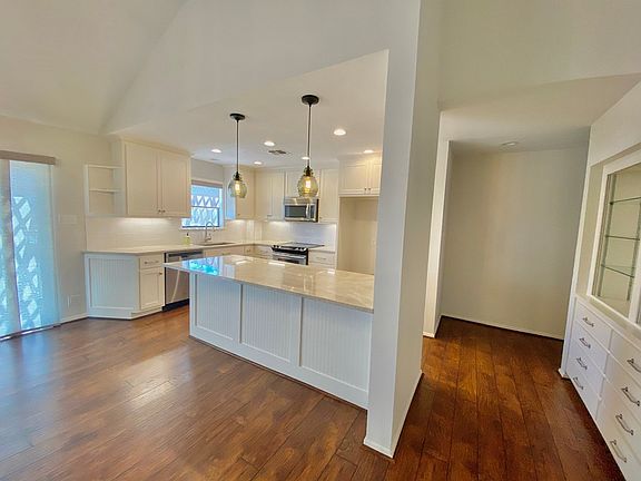 4th image of 112 Caleta Dr