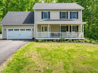 3 Lilac Ln, Gray, ME 04039