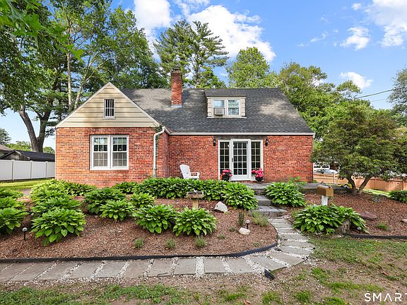 3rd image of 26 Fernbel Lane