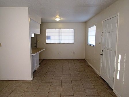 4th image of 2536 Hiawatha Ave