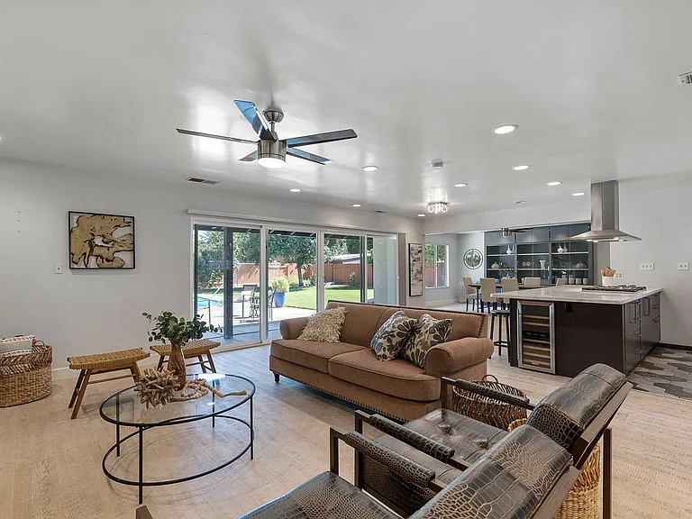 2107 Amador Ave — Photo 6