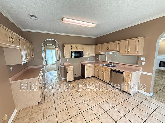 3rd image of 8254 Cypress Bend Cv