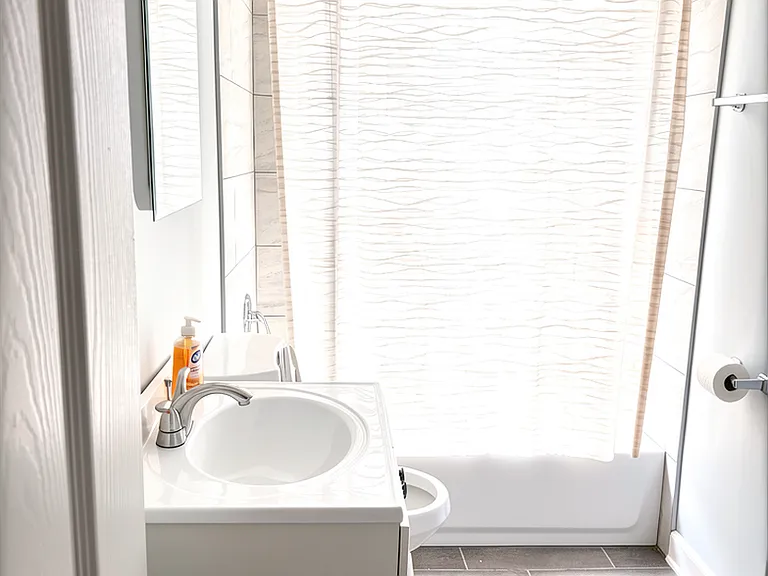 14305 Irving Ave #1 — Photo 6
