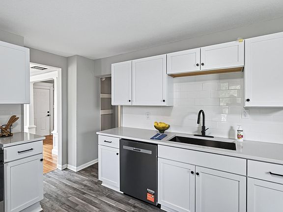3rd image of 156 Granite St