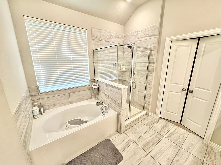 809 Uplands Dr — Photo 32
