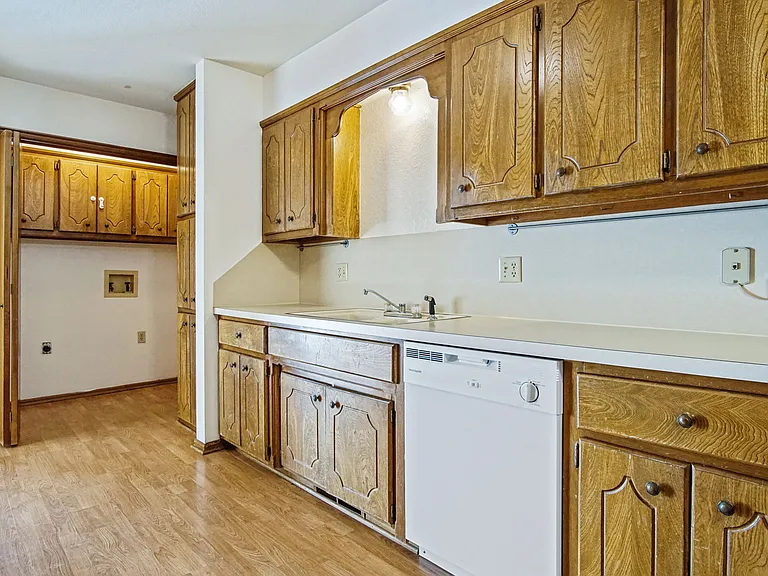 8910 Oak Valley Dr — Photo 15