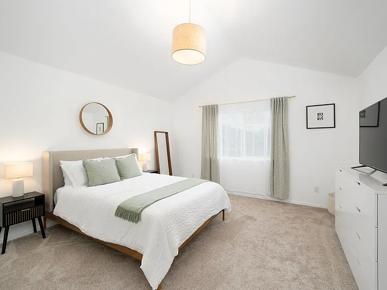 17446 SW Jay St — Photo 4