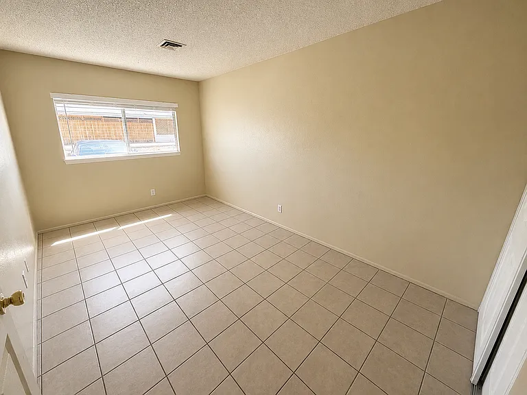 2720 El Dorado Ave N #1 — Photo 3