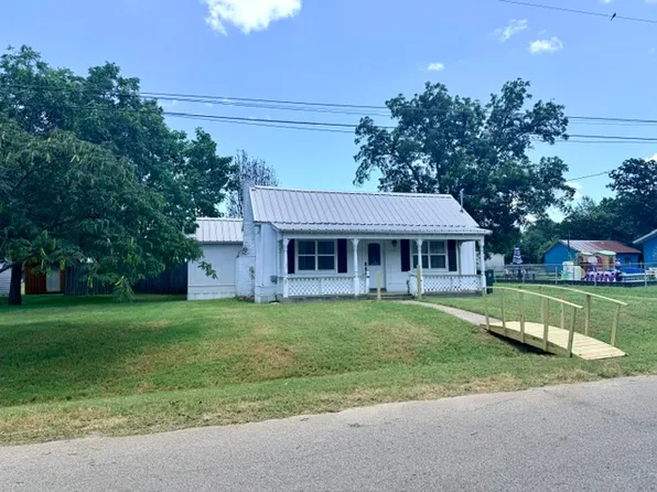 712 Hale St, Lexington, TX 78947