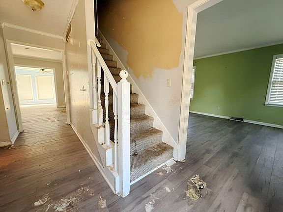 4th image of 605 Longview Rd