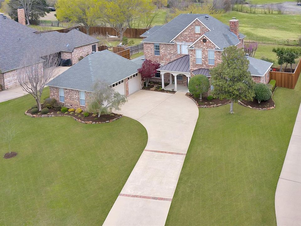 1st image of 709 Country Club Dr