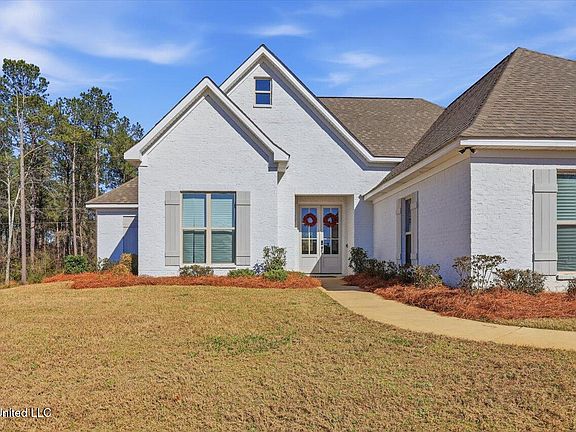 3rd image of 119 Ashwood Ln