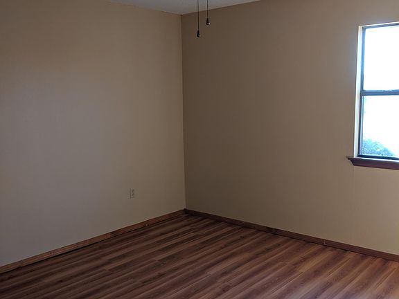 3rd image of 2609 NW Cedric Cir