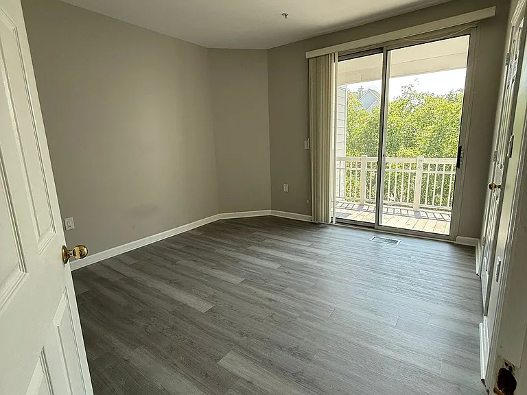 2203 Westcourt Ln #304 — Photo 20
