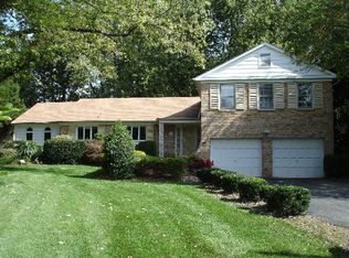 40 Orchard Way N, Potomac, MD 20854