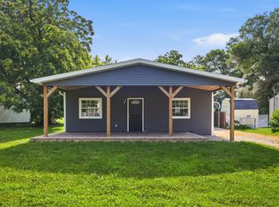 922 S Umbarger Rd, Muncie, IN 47304