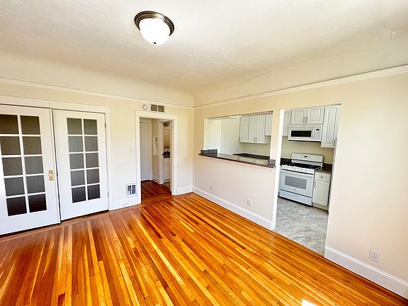 4th image of 700 Steiner St #206