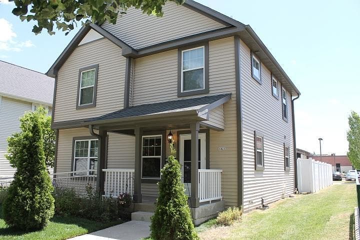 1st image of 1821 W McKinley Ave