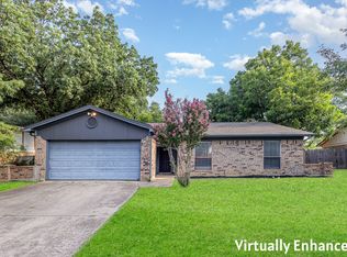 3024 Highgate Ln, Bedford, TX 76021