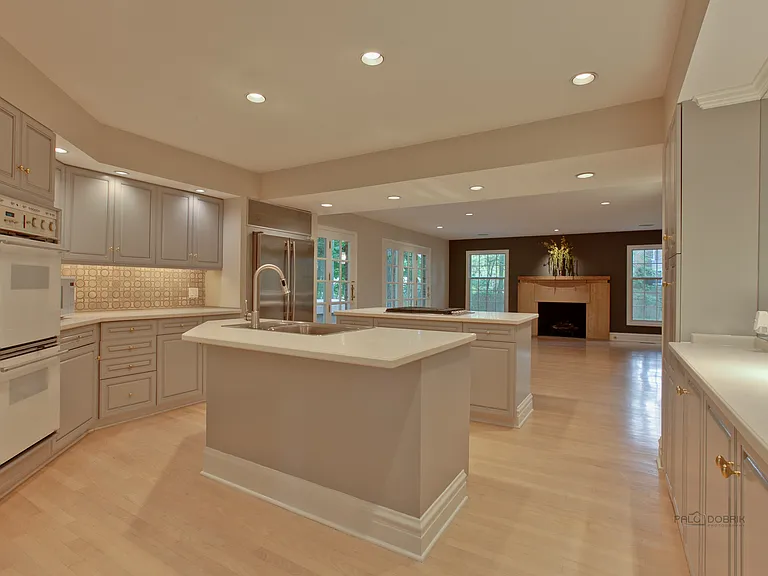 427 N Sheridan Rd — Photo 17