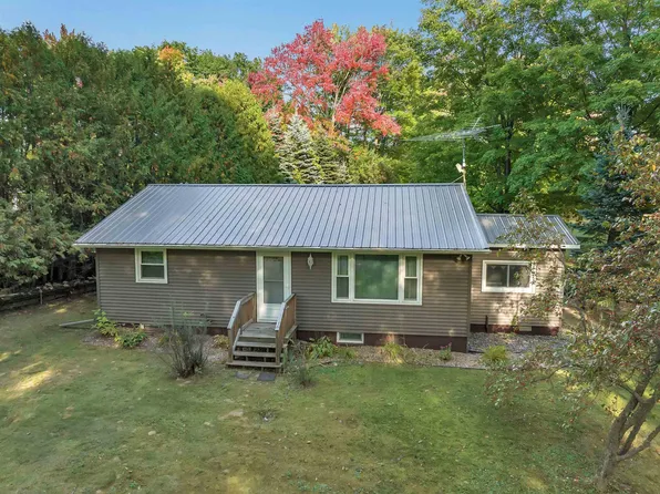 12226 Leos Rd, Suring, WI 54174