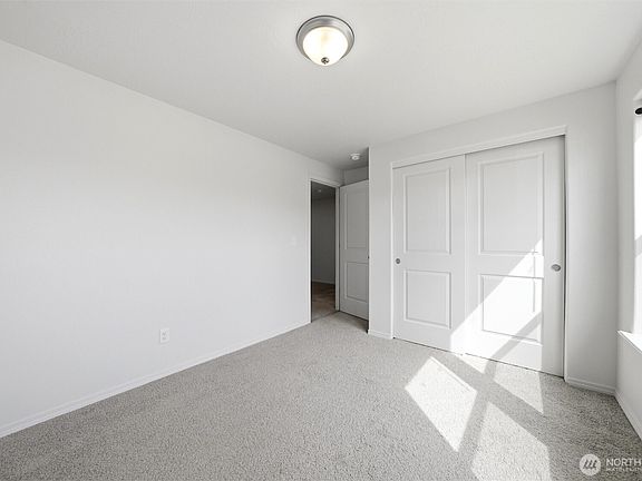 4th image of 1032 W Sequoia Road