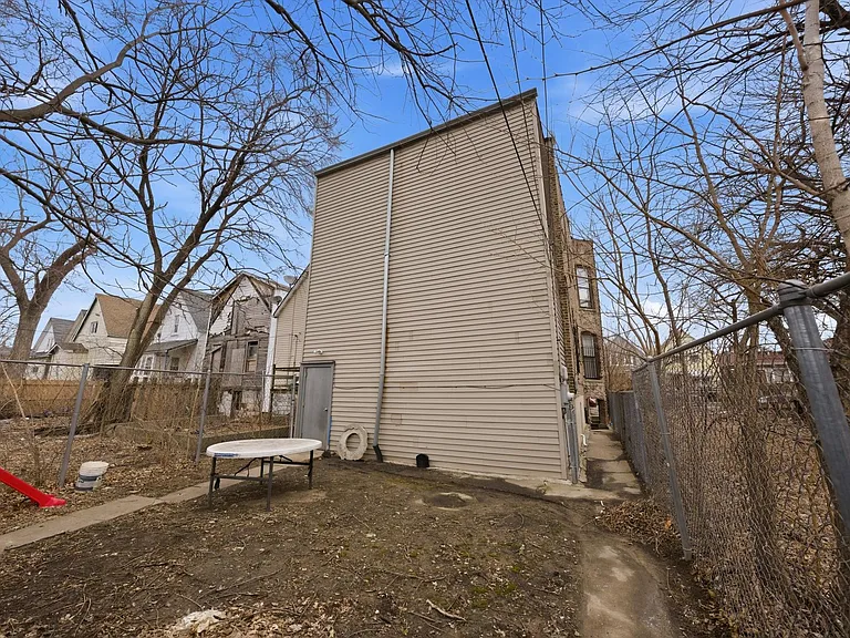 7242 S May St #2 — Photo 10