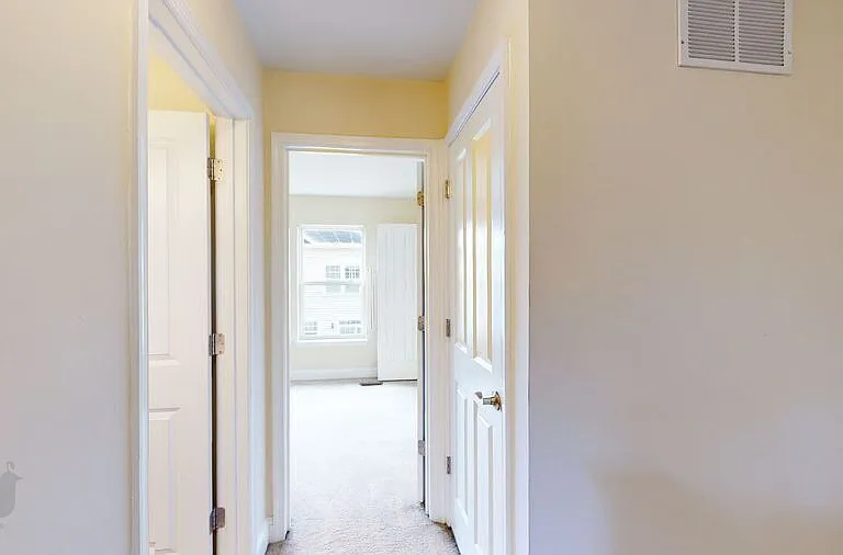 720 Barnes St NE — Photo 38