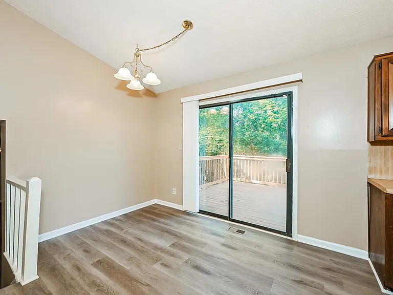 5088 Phillip Ct — Photo 6