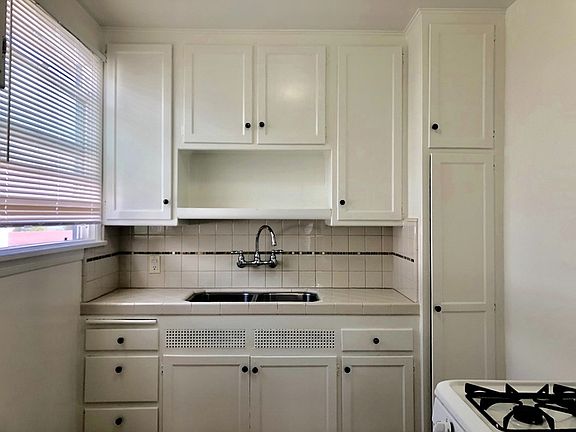 5th image of 4328 Elm Ave APT 3