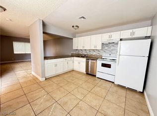 5195 Gray Ln APT B, Las Vegas, NV 89119