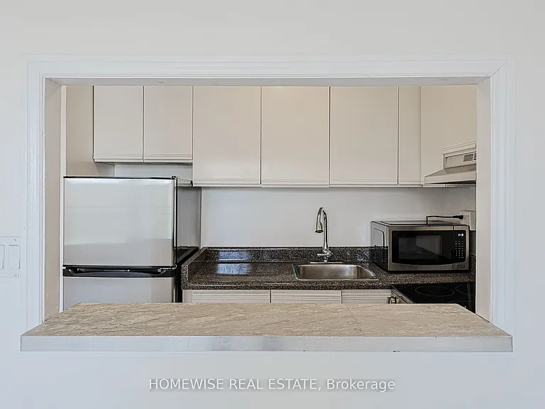 485 Kingston Rd #703 — Photo 8