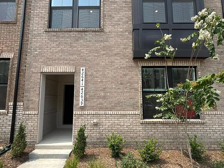 42639 Darala Dr — Photo 1