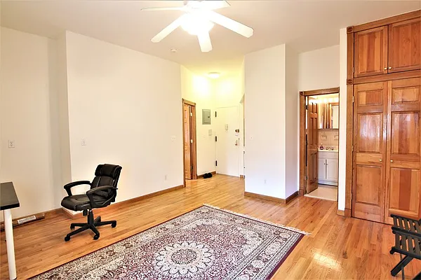 Rented by JK Dansar Corp | media 8