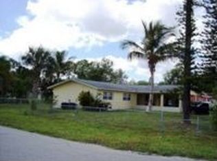 1906 41st St SW, Naples, FL 34116