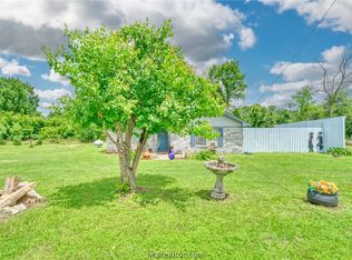 840 Mustang Loop, Madisonville, TX 77864