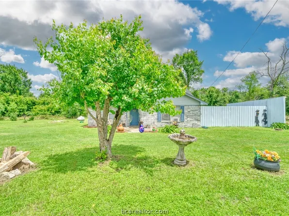 840 Mustang Loop, Madisonville, TX 77864