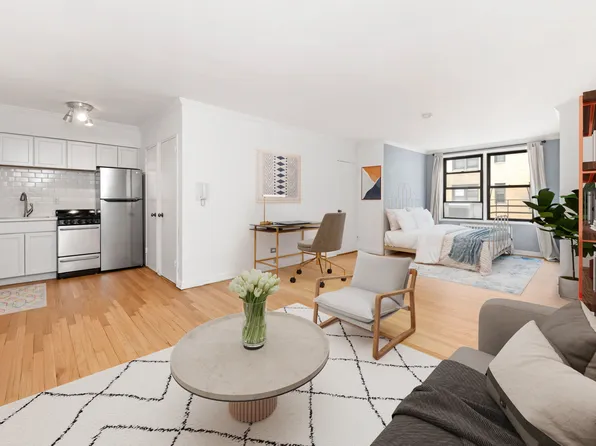 60 East 9th Street image 1 of 8