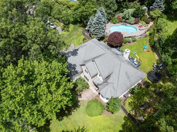 33 Midway Road, Spring Valley, NY 10977