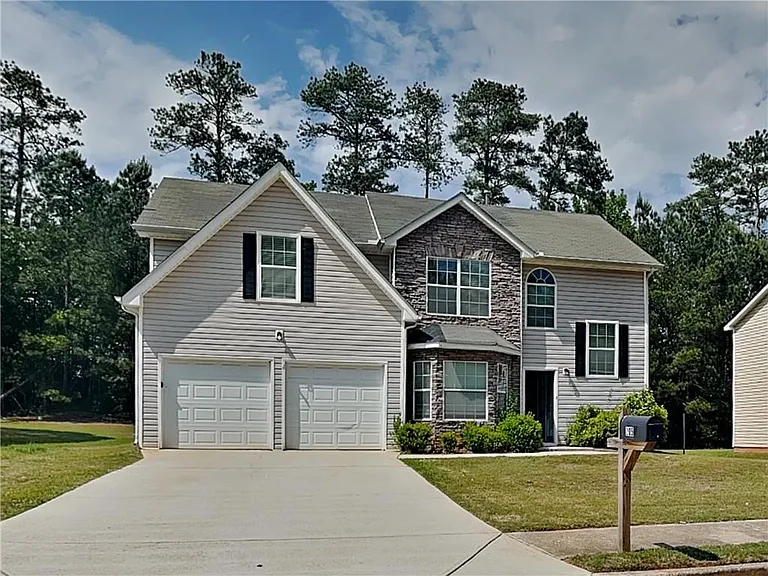 205 Oak Terrace Dr — Photo 1