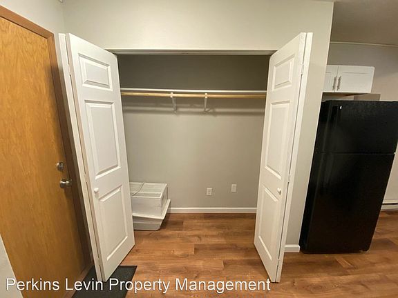 5th image of 2424 4th St NE #1