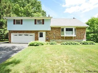 15 Patroon Pl, Ballston Lake, NY 12019